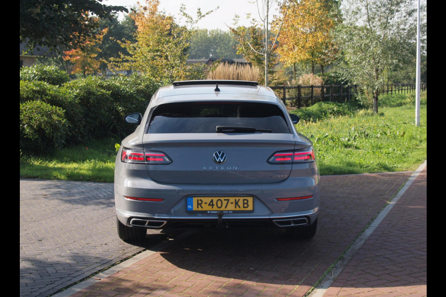 Volkswagen Arteon Shooting Brake 1.4 TSI eHybrid R-Line Business+ | Panoramadak | Trekhaak | Camera | Apple Carplay | Sfeerverlichting |