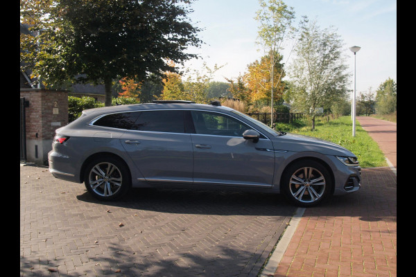 Volkswagen Arteon Shooting Brake 1.4 TSI eHybrid R-Line Business+ | Panoramadak | Trekhaak | Camera | Apple Carplay | Sfeerverlichting |
