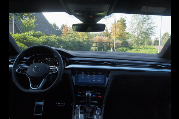 Volkswagen Arteon Shooting Brake 1.4 TSI eHybrid R-Line Business+ | Panoramadak | Trekhaak | Camera | Apple Carplay | Sfeerverlichting |