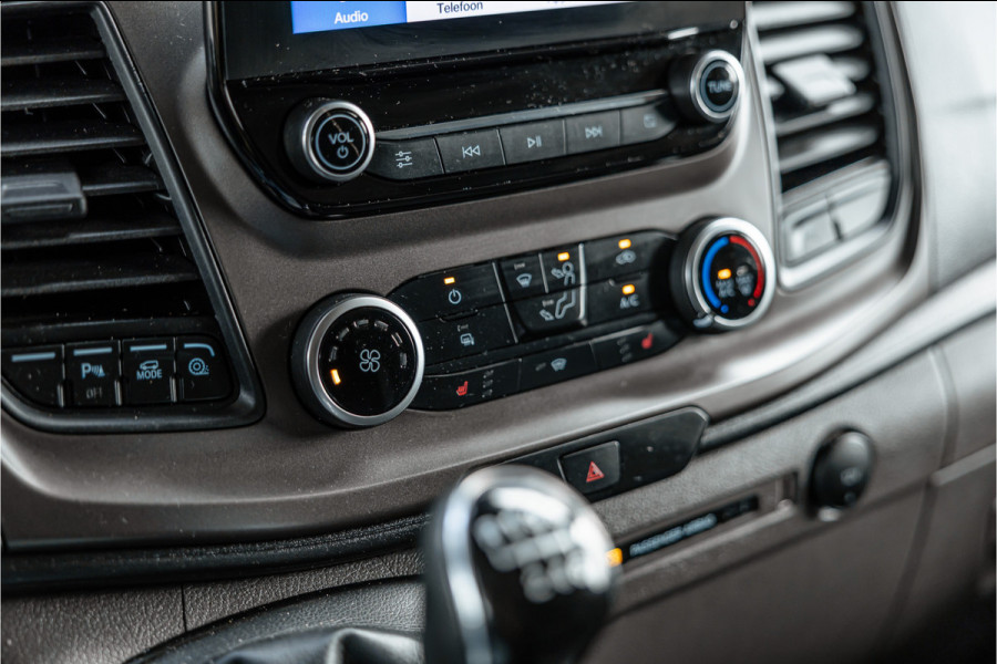 Ford Transit Custom 300 2.0 TDCI | Raptor Edition | CarPlay | Camera | Stoelverwarming | Trekhaak | Stoelverwarming | Airco | 3-Zitter | Nieuwe APK