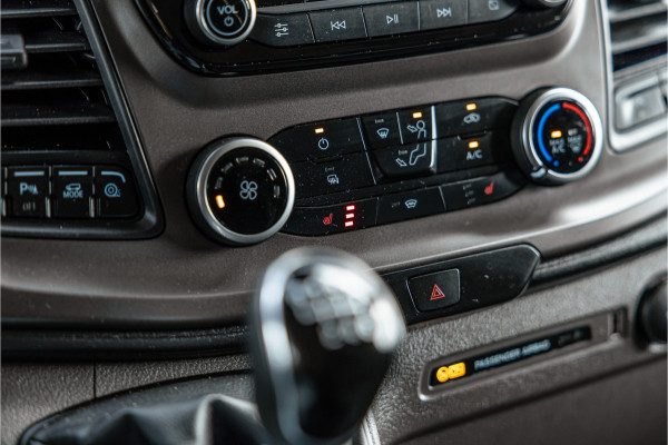 Ford Transit Custom 300 2.0 TDCI | Raptor Edition | CarPlay | Camera | Stoelverwarming | Trekhaak | Stoelverwarming | Airco | 3-Zitter | Nieuwe APK
