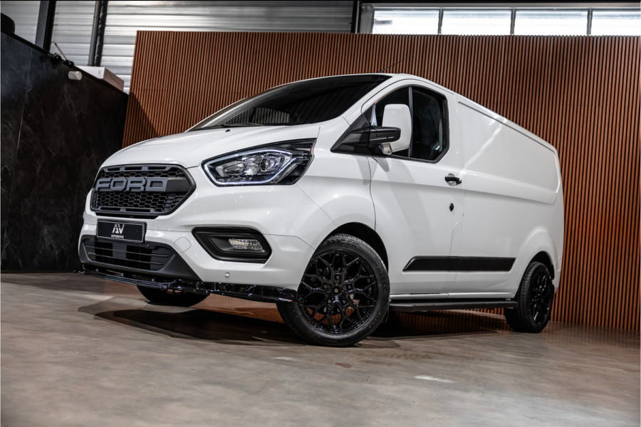 Ford Transit Custom 300 2.0 TDCI | Raptor Edition | CarPlay | Camera | Stoelverwarming | Trekhaak | Stoelverwarming | Airco | 3-Zitter | Nieuwe APK