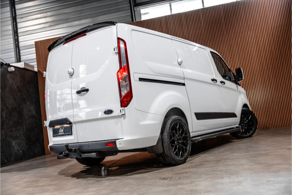 Ford Transit Custom 300 2.0 TDCI | Raptor Edition | CarPlay | Camera | Stoelverwarming | Trekhaak | Stoelverwarming | Airco | 3-Zitter | Nieuwe APK