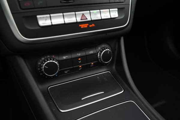 Mercedes-Benz GLA 180 Business Solution Pano Led