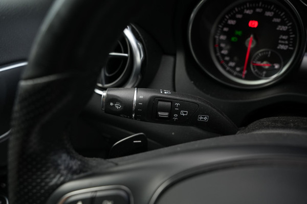 Mercedes-Benz GLA 180 Business Solution Pano Led