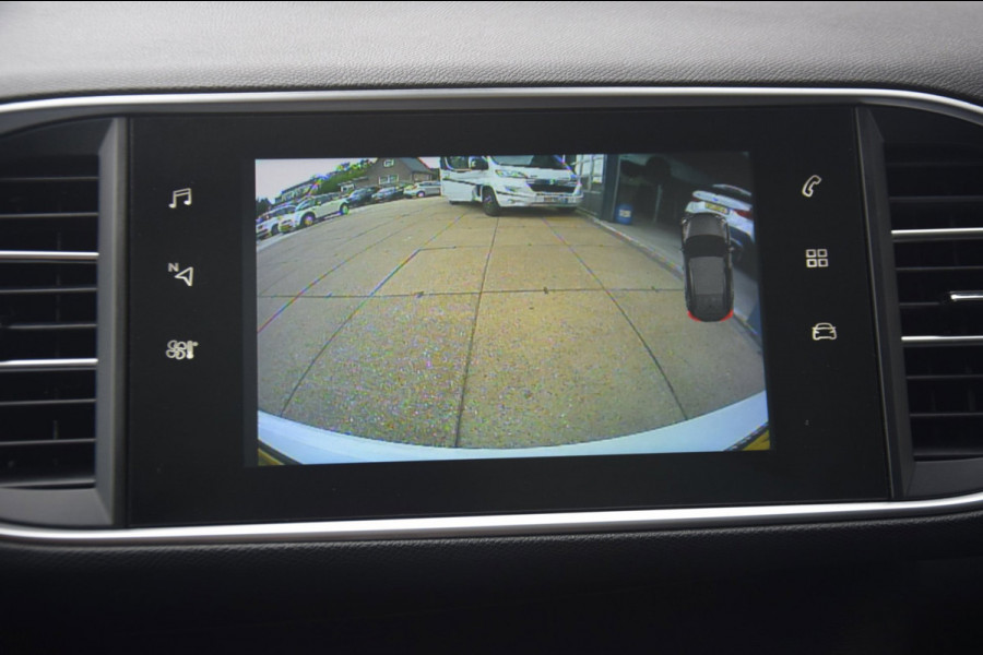Peugeot 308 SW 1.2 PureTech Blue Lease Executive DB RIEM RECENT VERNIEUWD/PANORAMADAK/DEALER ONDERHOUDEN