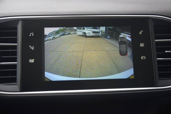 Peugeot 308 SW 1.2 PureTech Blue Lease Executive DB RIEM RECENT VERNIEUWD/PANORAMADAK/DEALER ONDERHOUDEN
