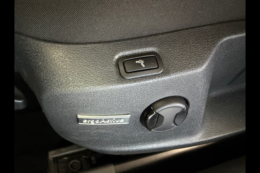Volkswagen Golf 1.5 TSI Highline 150PK DSG NAVIGATIE LED ACC PDC V+A MASSAGESTOELEN