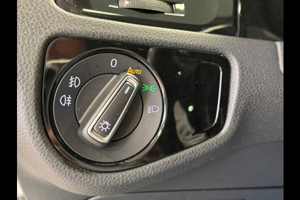 Volkswagen Golf 1.5 TSI Highline 150PK DSG NAVIGATIE LED ACC PDC V+A MASSAGESTOELEN