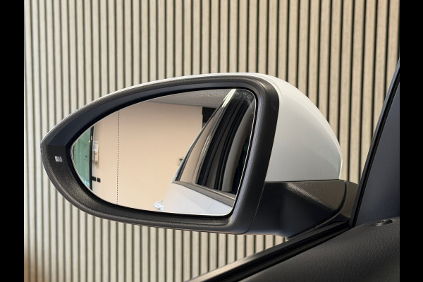 Volkswagen Golf 1.5 TSI Highline 150PK DSG NAVIGATIE LED ACC PDC V+A MASSAGESTOELEN