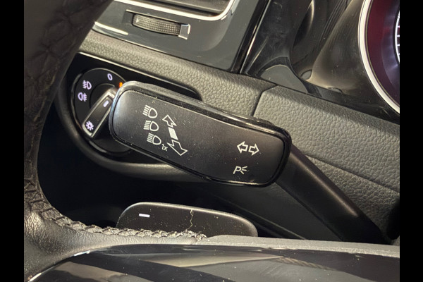 Volkswagen Golf 1.5 TSI Highline 150PK DSG NAVIGATIE LED ACC PDC V+A MASSAGESTOELEN