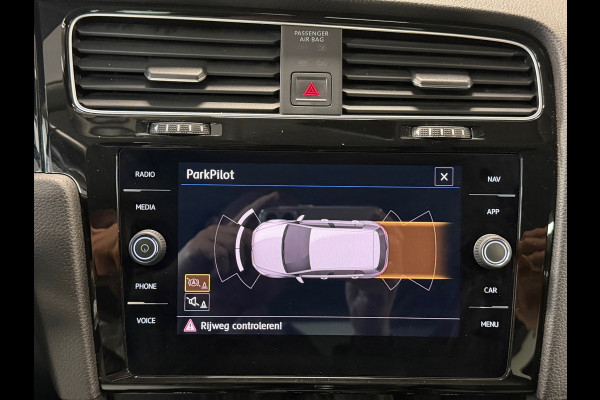 Volkswagen Golf 1.5 TSI Highline 150PK DSG NAVIGATIE LED ACC PDC V+A MASSAGESTOELEN