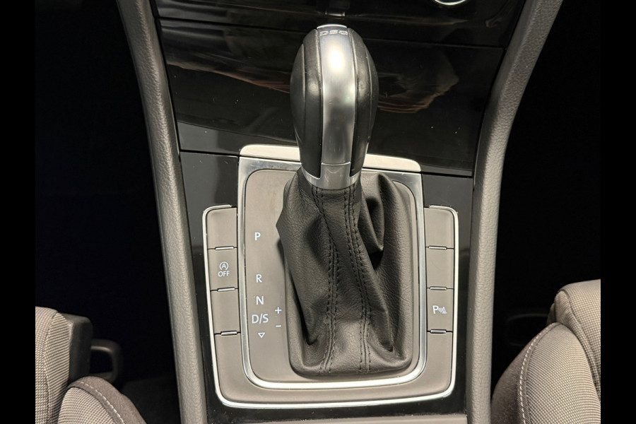 Volkswagen Golf 1.5 TSI Highline 150PK DSG NAVIGATIE LED ACC PDC V+A MASSAGESTOELEN