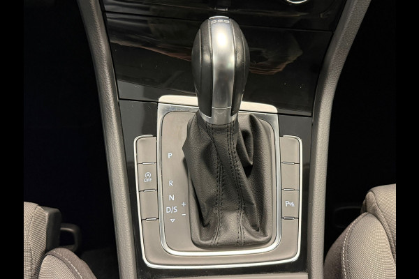 Volkswagen Golf 1.5 TSI Highline 150PK DSG NAVIGATIE LED ACC PDC V+A MASSAGESTOELEN