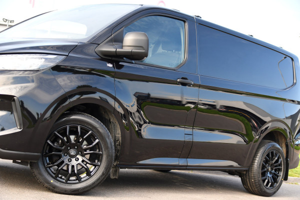 Ford Transit Custom 300 2.0 TDCI L1H1 Black Edition Cruise, Camera, Carplay, LED, 136pk, Automaat, NAVI, Airco, Multimedia, Uniek!