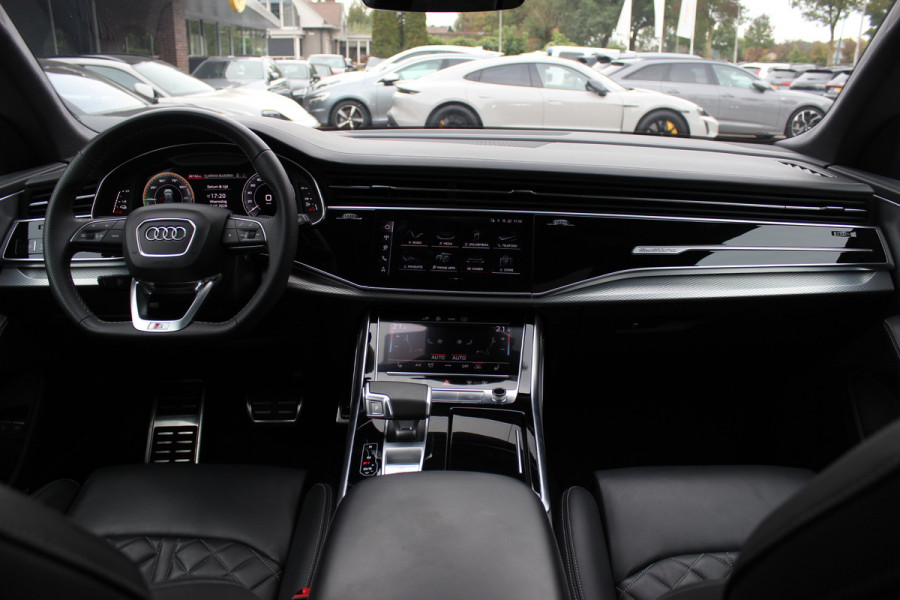 Audi Q8 60 TFSI e quattro Pro Line S Competition / Trekhaak / Panoramadak / Camera / RS Seats / 23'' / B&O / Matrix LED / Keyless / Ambiance / Stoelverwarming 4x / Dodehoek / DAB / ACC