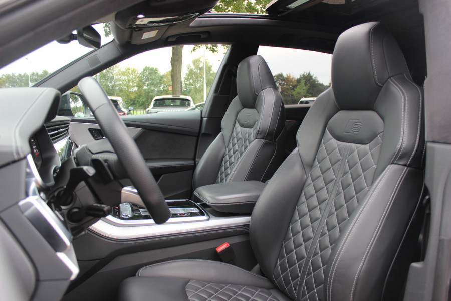 Audi Q8 60 TFSI e quattro Pro Line S Competition / Trekhaak / Panoramadak / Camera / RS Seats / 23'' / B&O / Matrix LED / Keyless / Ambiance / Stoelverwarming 4x / Dodehoek / DAB / ACC