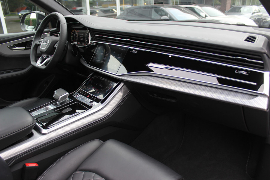 Audi Q8 60 TFSI e quattro Pro Line S Competition / Trekhaak / Panoramadak / Camera / RS Seats / 23'' / B&O / Matrix LED / Keyless / Ambiance / Stoelverwarming 4x / Dodehoek / DAB / ACC