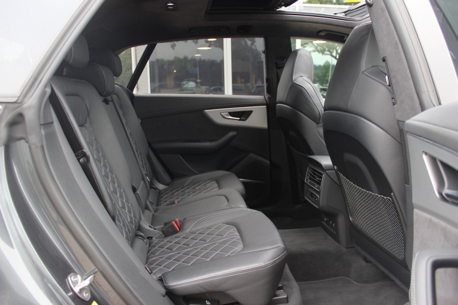 Audi Q8 60 TFSI e quattro Pro Line S Competition / Trekhaak / Panoramadak / Camera / RS Seats / 23'' / B&O / Matrix LED / Keyless / Ambiance / Stoelverwarming 4x / Dodehoek / DAB / ACC
