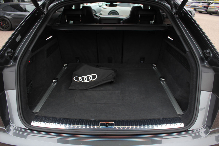 Audi Q8 60 TFSI e quattro Pro Line S Competition / Trekhaak / Panoramadak / Camera / RS Seats / 23'' / B&O / Matrix LED / Keyless / Ambiance / Stoelverwarming 4x / Dodehoek / DAB / ACC