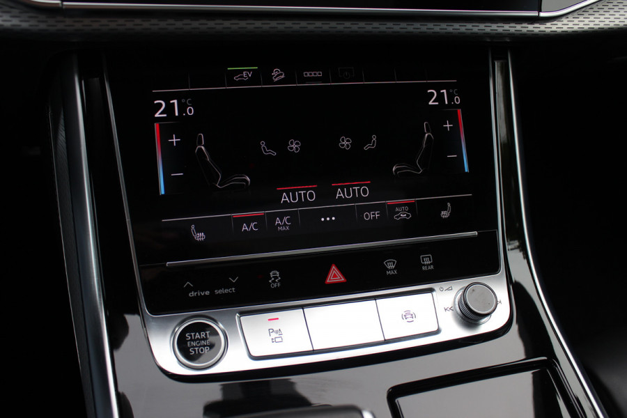 Audi Q8 60 TFSI e quattro Pro Line S Competition / Trekhaak / Panoramadak / Camera / RS Seats / 23'' / B&O / Matrix LED / Keyless / Ambiance / Stoelverwarming 4x / Dodehoek / DAB / ACC