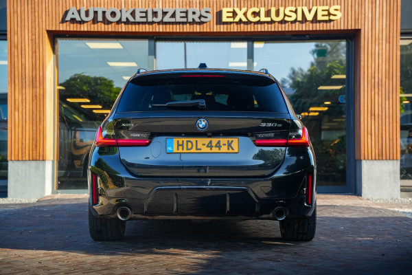 BMW 3 Serie Touring 330e xDrive M Pakket Panoramadak HUD Camera ACC Harman Kardon
