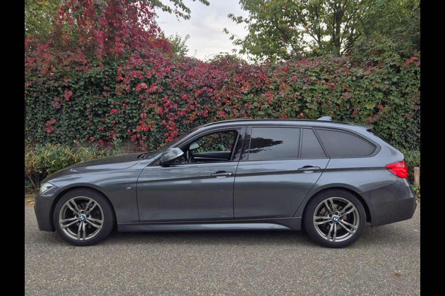 BMW 3 Serie Touring M Sport High Executive Panorama Trekhaak Apple CarPlay 6WB virtual dash NAP NL