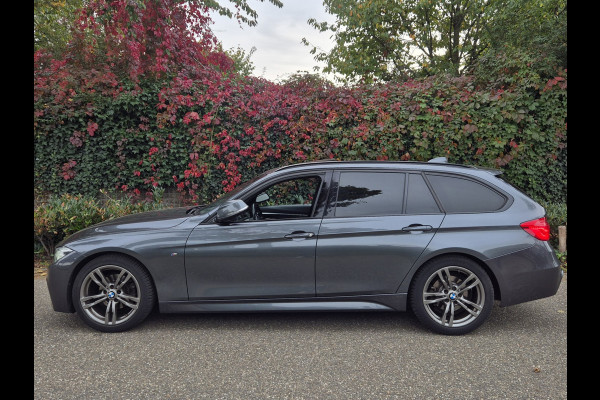 BMW 3 Serie Touring M Sport High Executive Panorama Trekhaak Apple CarPlay 6WB virtual dash NAP NL