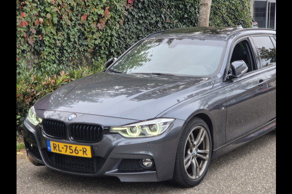 BMW 3 Serie Touring M Sport High Executive Panorama Trekhaak Apple CarPlay 6WB virtual dash NAP NL