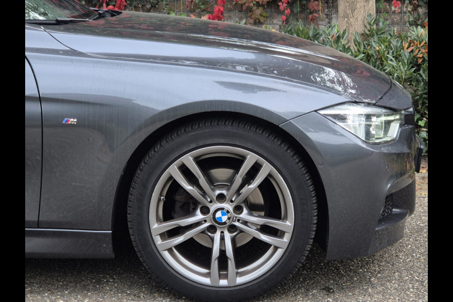 BMW 3 Serie Touring M Sport High Executive Panorama Trekhaak Apple CarPlay 6WB virtual dash NAP NL