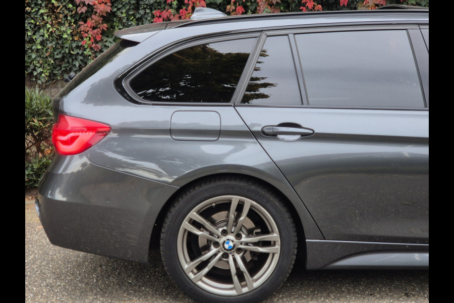 BMW 3 Serie Touring M Sport High Executive Panorama Trekhaak Apple CarPlay 6WB virtual dash NAP NL