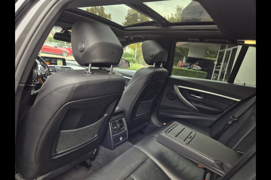 BMW 3 Serie Touring M Sport High Executive Panorama Trekhaak Apple CarPlay 6WB virtual dash NAP NL