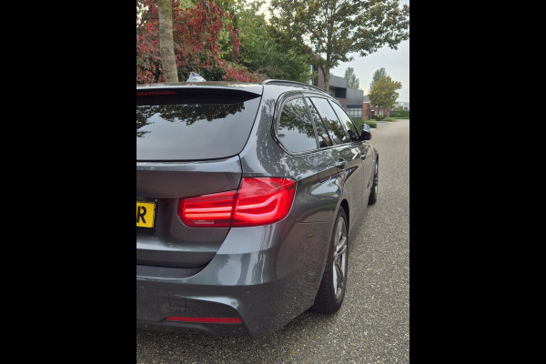 BMW 3 Serie Touring M Sport High Executive Panorama Trekhaak Apple CarPlay 6WB virtual dash NAP NL