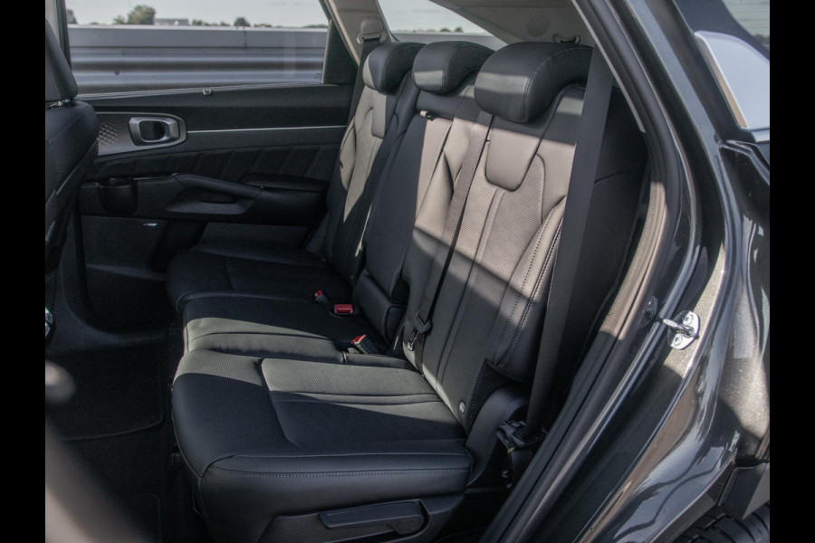 Kia Sorento 1.6 T-GDi Plug-in Hybrid 4WD DynamicPlusLine 7p | Actieprijs* | Navi. | Clima. | Adapt. Cruise. | Stoel&Stuur Verwarming | Dodehoekassistentie | Bose Sound System