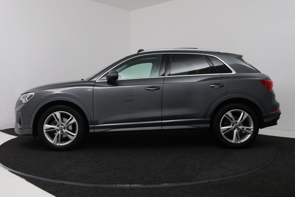 Audi Q3 35 TFSI Pro Line S (PANORAMADAK, TREKHAAK, STOELVERWARMING, CAMERA)