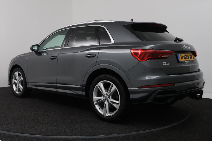 Audi Q3 35 TFSI Pro Line S (PANORAMADAK, TREKHAAK, STOELVERWARMING, CAMERA)