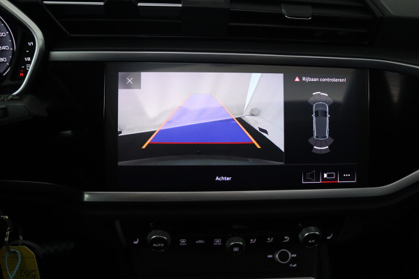 Audi Q3 35 TFSI Pro Line S (PANORAMADAK, TREKHAAK, STOELVERWARMING, CAMERA)