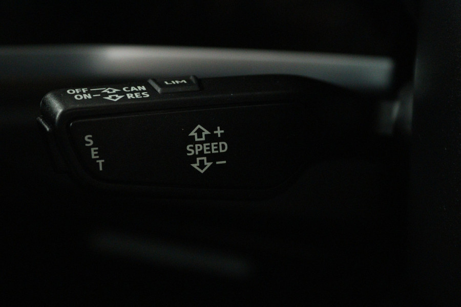 Audi Q3 35 TFSI Pro Line S (PANORAMADAK, TREKHAAK, STOELVERWARMING, CAMERA)