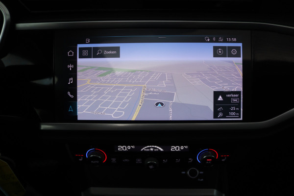 Audi Q3 35 TFSI Pro Line S (PANORAMADAK, TREKHAAK, STOELVERWARMING, CAMERA)