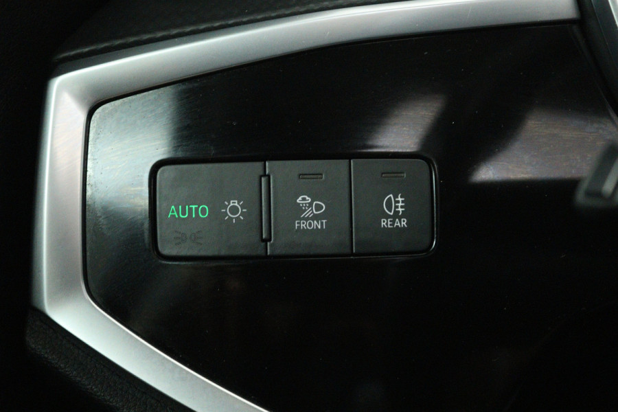 Audi Q3 35 TFSI Pro Line S (PANORAMADAK, TREKHAAK, STOELVERWARMING, CAMERA)