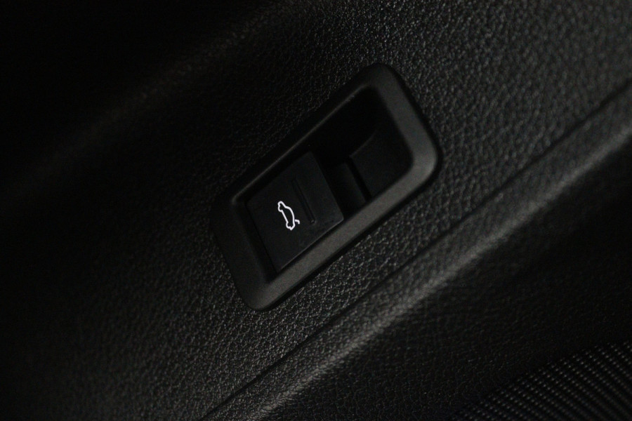 Audi Q3 35 TFSI Pro Line S (PANORAMADAK, TREKHAAK, STOELVERWARMING, CAMERA)