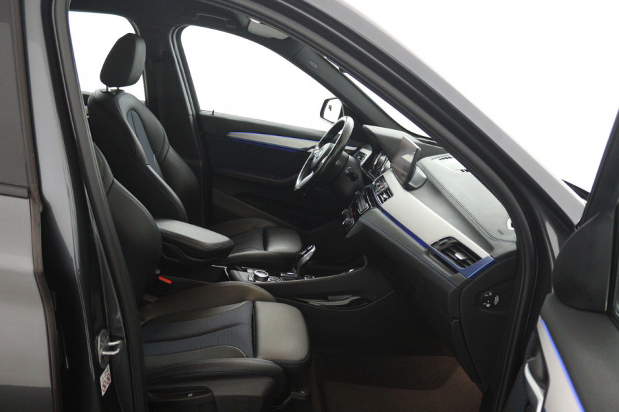 BMW X1 sDrive18i High Executive (SFEERVERLICHTING, NAVIGATIE, CRUISE CONTROL, DEALER ONDERHOUDEN)