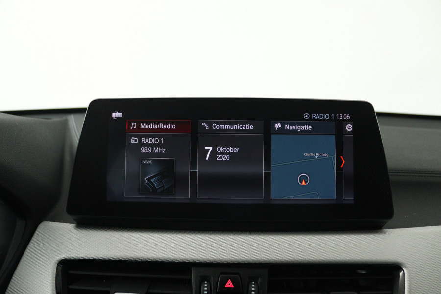 BMW X1 sDrive18i High Executive (SFEERVERLICHTING, NAVIGATIE, CRUISE CONTROL, DEALER ONDERHOUDEN)