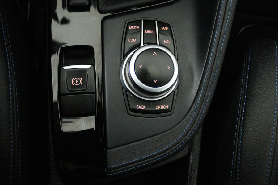 BMW X1 sDrive18i High Executive (SFEERVERLICHTING, NAVIGATIE, CRUISE CONTROL, DEALER ONDERHOUDEN)