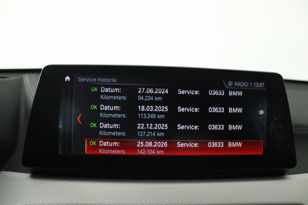 BMW X1 sDrive18i High Executive (SFEERVERLICHTING, NAVIGATIE, CRUISE CONTROL, DEALER ONDERHOUDEN)
