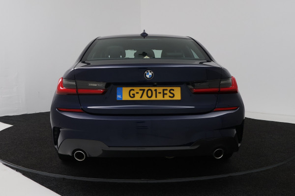 BMW 3-serie 320i High Executive M-sport(M-PAkKKET, CAMERA, STOELVERWARMING, SFEERVERLICHTING, DEALER ONDERHOUDEN)