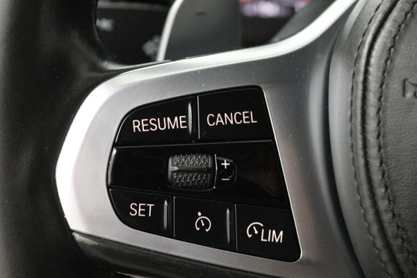 BMW 3-serie 320i High Executive M-sport(M-PAkKKET, CAMERA, STOELVERWARMING, SFEERVERLICHTING, DEALER ONDERHOUDEN)