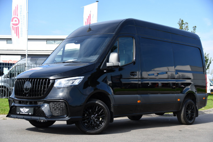 Mercedes-Benz Sprinter 319 1.9 CDI L2H2 AMG Black Edition Adaptieve Cruise, Carplay, 3500kg Trekhaak, Camera, LED, 190pk, 10,5'' Mbux, Sensoren, Leder, Standkachel. Automaat, Uniek!