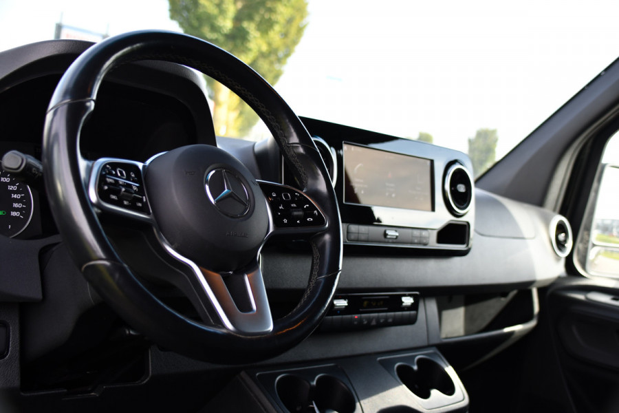 Mercedes-Benz Sprinter 319 1.9 CDI L2H2 RWD Black Edition 360 Camera, Cruise, LED, 3500kg Trekhaak, Carplay, Leder, 10,5'' Mbux, 190pk, Automaat, NAVI, Uniek!