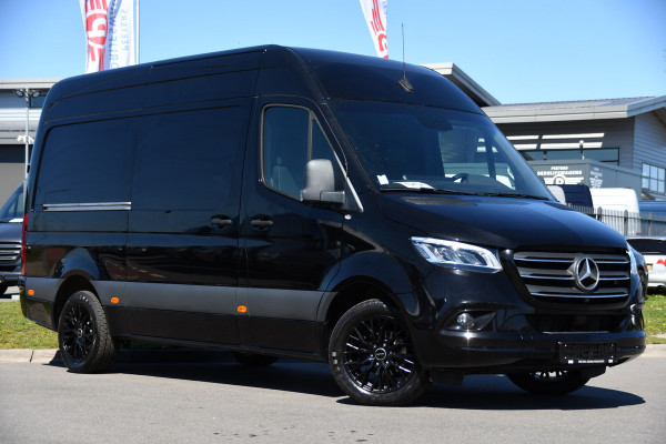 Mercedes-Benz Sprinter 319 1.9 CDI L2H2 RWD Black Edition 360 Camera, Cruise, LED, 3500kg Trekhaak, Carplay, Leder, 10,5'' Mbux, 190pk, Automaat, NAVI, Uniek!